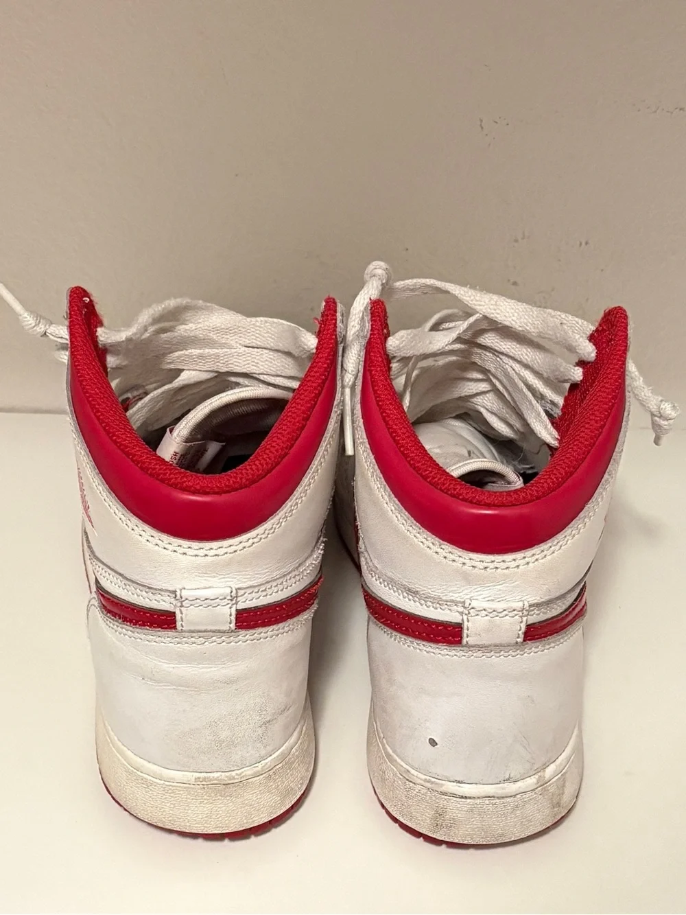 Jordan Air Jordan 1 Retro High OG Metallic Red 6Y = 7.5 Womens Sneakers (2017)